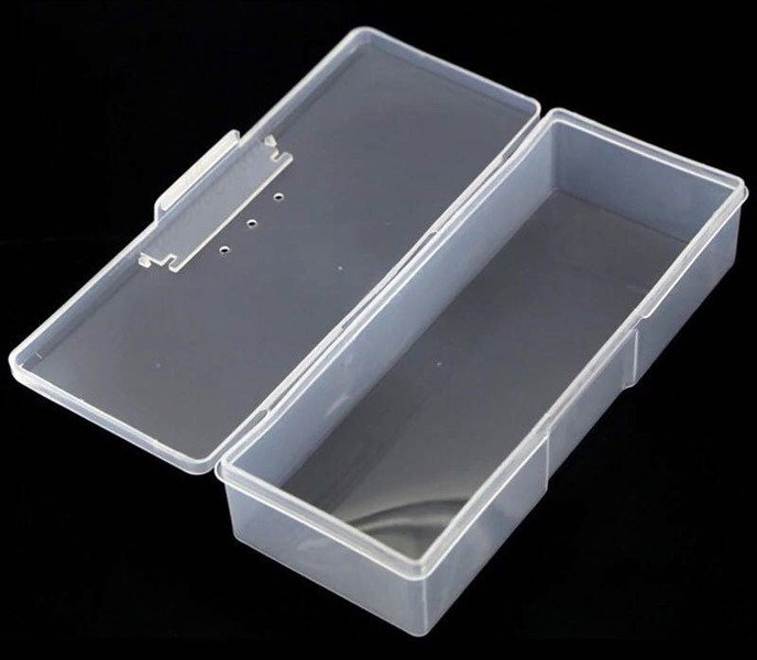 Puste zamykane pudełko na pilniki, pędzle i akcesoria