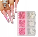 Mix ozdób 3D do paznokci w kasetce