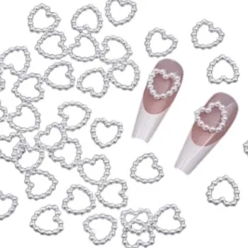 Ozdoby w kształcie serduszek 3D do paznokci