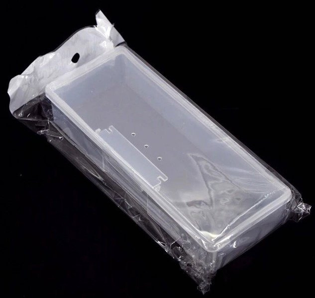 Puste zamykane pudełko na pilniki, pędzle i akcesoria