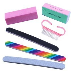 Zestaw akcesoriów do manicure i pedicure