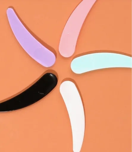 Różowe szpatułki łyżeczki do nakładania kremu maski do twarzy