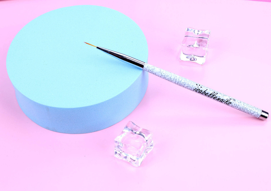 Pędzelek do cienkich linii zdobienia paznokci