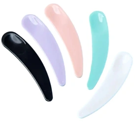 Fioletowe szpatułki łyżeczki do nakładania kremu maski do twarzy