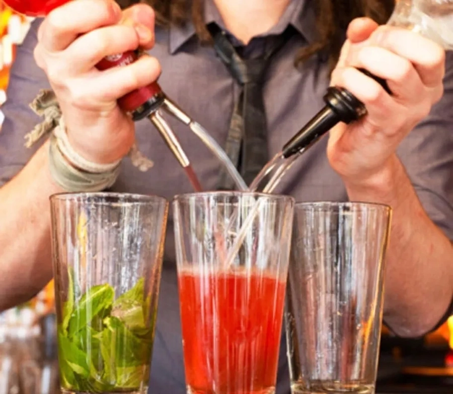 Barmański dozownik do butelek